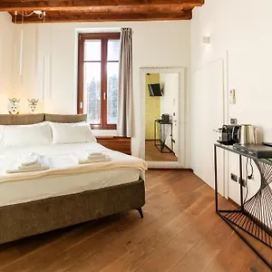 Bed & Breakfast La Finestra Sul Ponte By Postcardsfrom